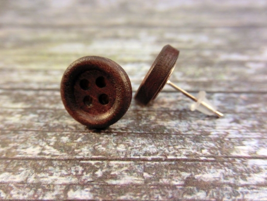 Schlichte braune Holzknopf Ohrstecker Natur Button